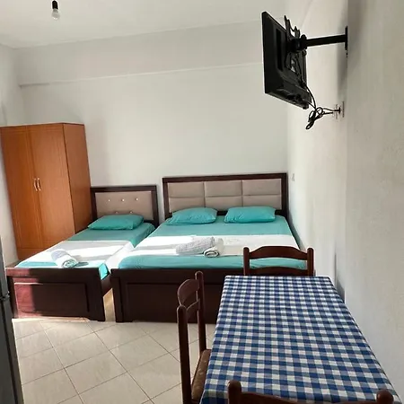 Agalliu House منزل للإقامة كساميل